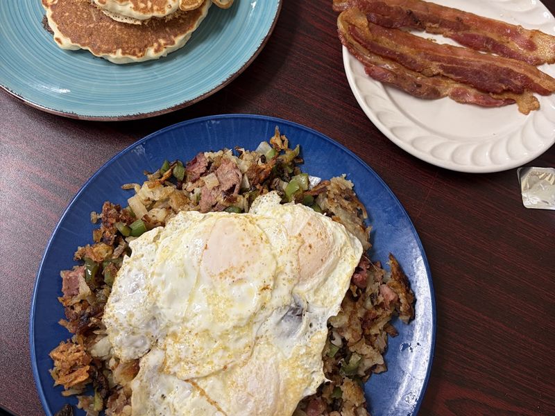 Wayne Family Diner food